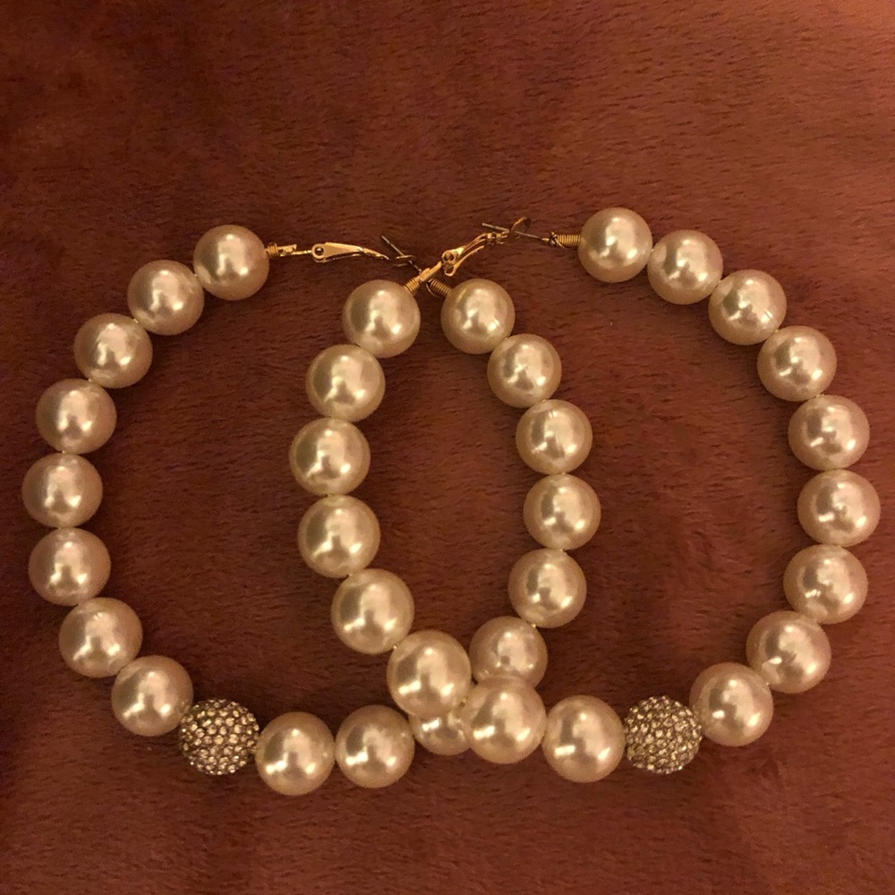 Pearl Earrings with Rhinestone Bead